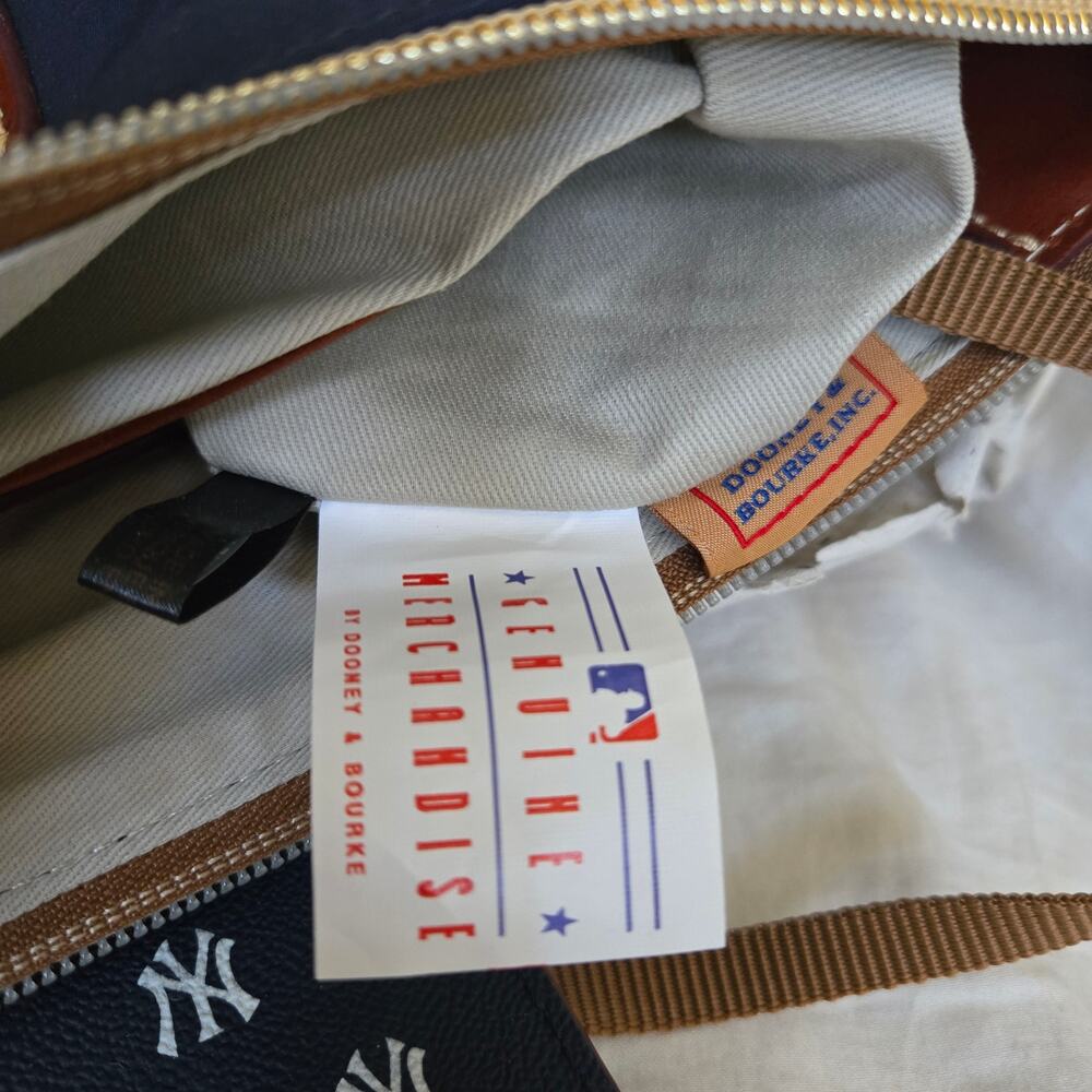 NWT Dooney & Bourke Navy NY Yankees Top Zip Tote w/ID Holder Leather Straps - Picture 9 of 16
